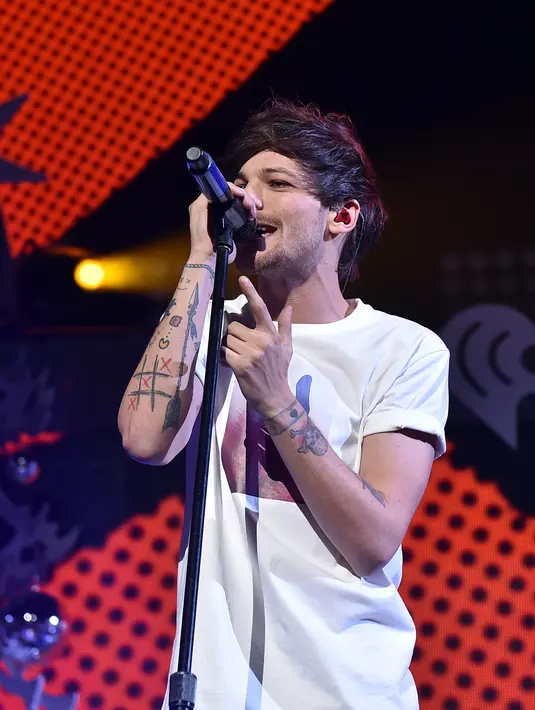 Walaupun begitu, Louis Tomlinson tetap memperhatikan tumbuh kembang buah hatinya meskipun berjauhan. (AFP/Bintang.com)