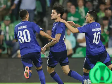Calon bek Timnas Indonesia Kevin Diks mencetak satu gol ke gawang Real Betis dalam matchday kedua Europa Conference League musim ini. Ia menyelamatkan timnya, FC Copenhagen dari kekalahan. (AP Photo/Toni Rodriguez)