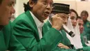 Ketum DPP PPP Djan Faridz memberi keterangan tentang putusan MK terkait kolom agama di KTP, Jakarta, Selasa (14/11). PPP menilai keputusan MK dapat memicu konfilk antar agama dan aliran kepercayaan. (Liputan6.com/Angga Yuniar)