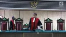 Majelis Hakim usai memimpin sidang cerai mantan gubernur DKI Jakarta Basuki Tjahaja Purnama atau Ahok dengan Veronica Tan di PN Jakarta Utara, Rabu (21/3). Sidang putusan akan dibacakan pada 4 April 2018. (Liputan6.com/Arya Manggala)