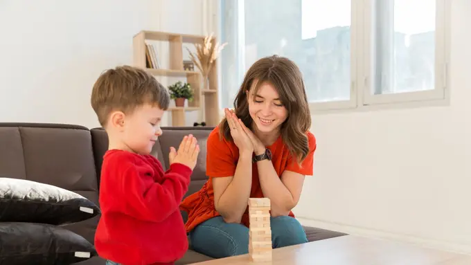 Kenali Aktivitas Seru Sturdy Play Bareng Anak untuk Melatih Batasan Positif Sejak Dini