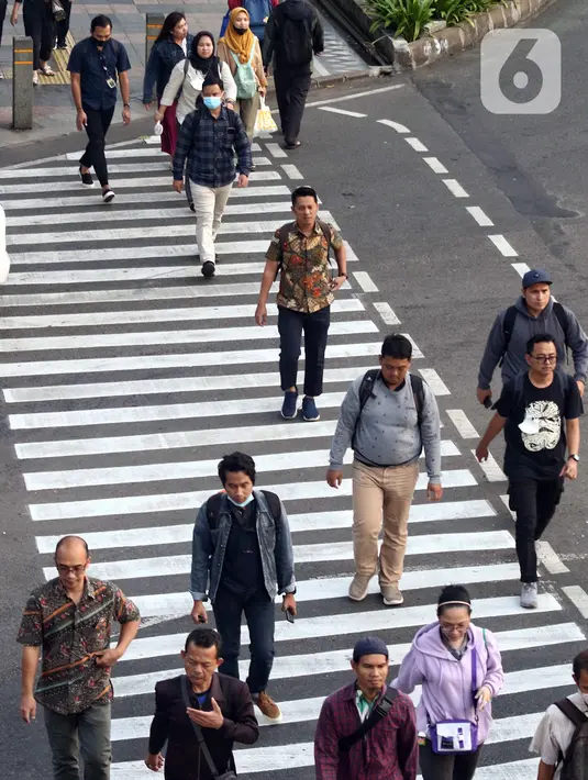 Adapun pembagian dua waktu masuk kantor yang nantinya akan diuji coba yakni pukul 08.00 WIB dan pukul 10.00 WIB. (Liputan6.com/Angga Yuniar)