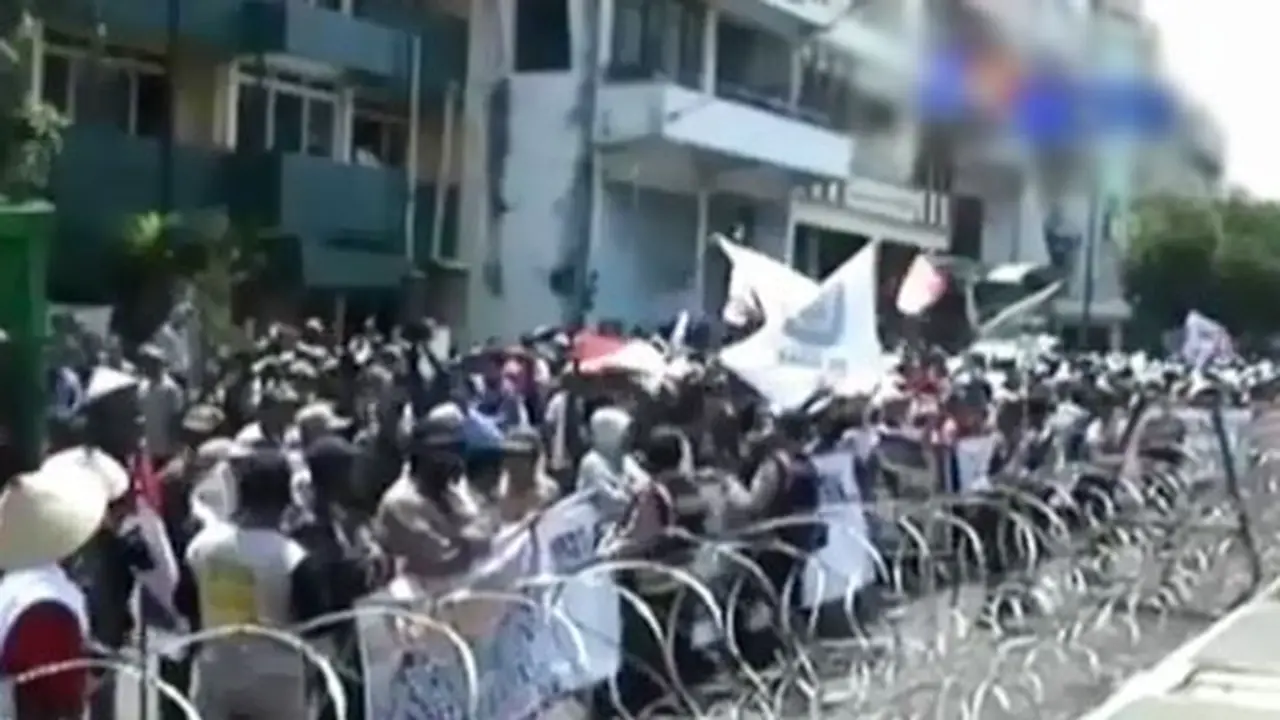 (lip6 Pagi) Petani Tebu Demo