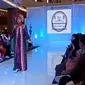 Busana Pangkat di Palembang Fashion Week (Liputan6.com/Vinsensia Dianawati)