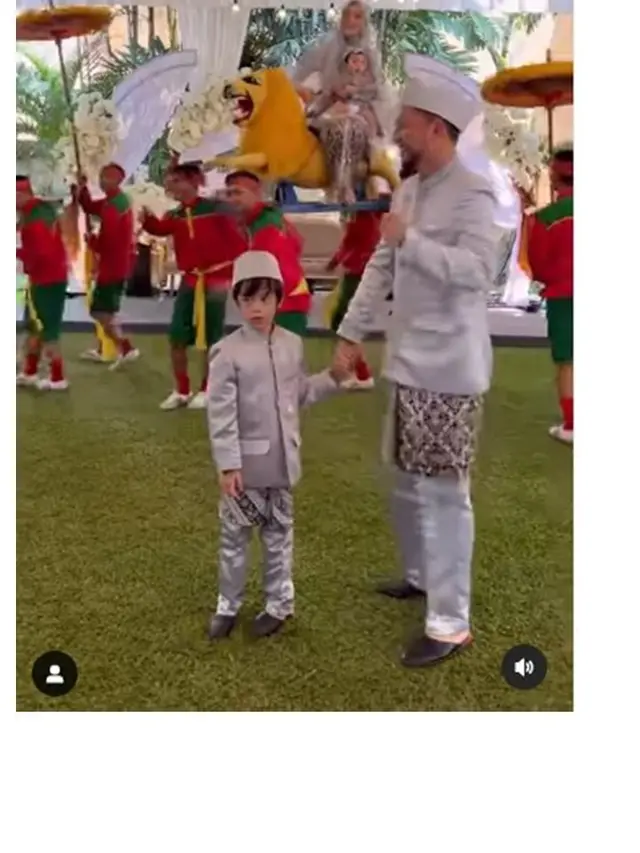 7 Momen Tasyakuran Khitanan Anak Ananda Omesh dan Dian Ayu, Mewah Bak Resepsi