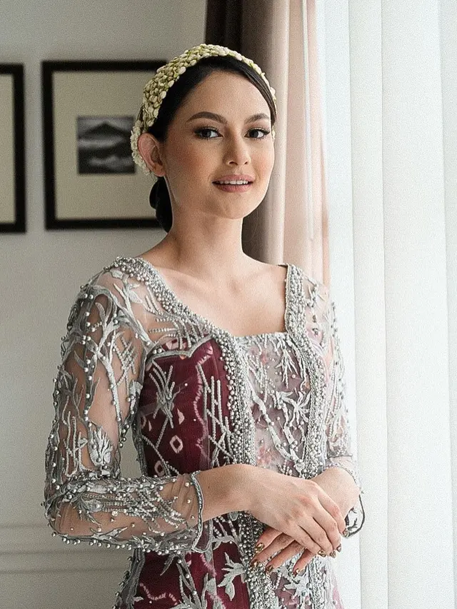 Clara Bernadeth tampil menawan saat prosesi siraman (Foto: Instagram/@clarabernadeth)