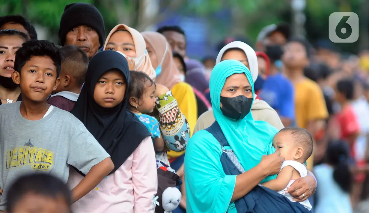 Pembagian takjil ini sudah menjadi tradisi Pemerintah Kabupaten Bogor. (merdeka.com/Arie Basuki)