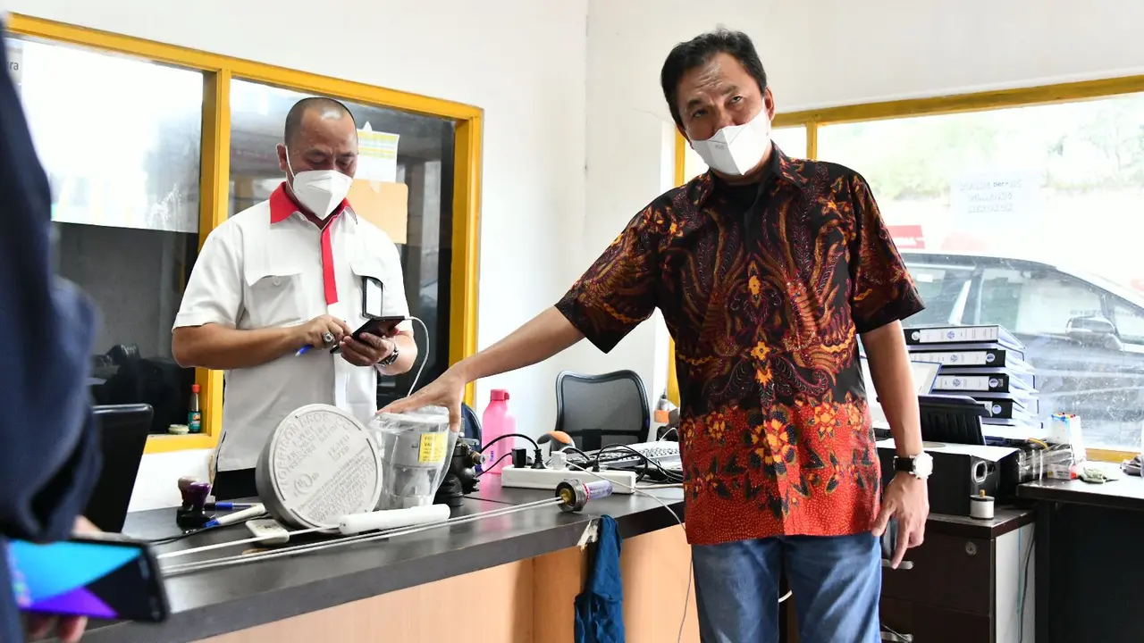 Monitoring Kemajuan Pembangunan Kepala BPH Migas Tinjau Fabrikasi Pertashop