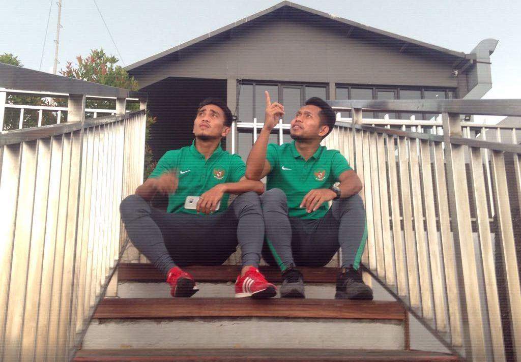 Dua sahabat di Timnas Indonesia, Muhammad Taufiq dan Andik Vermansah. (Bola.com/Benediktus Gerendo Pradigdo)