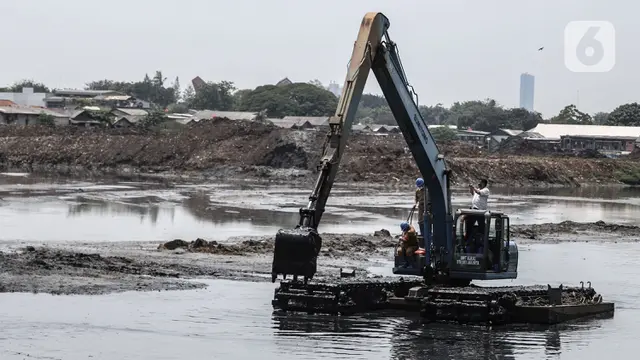 Gerebek Lumpur Waduk Ria Rio