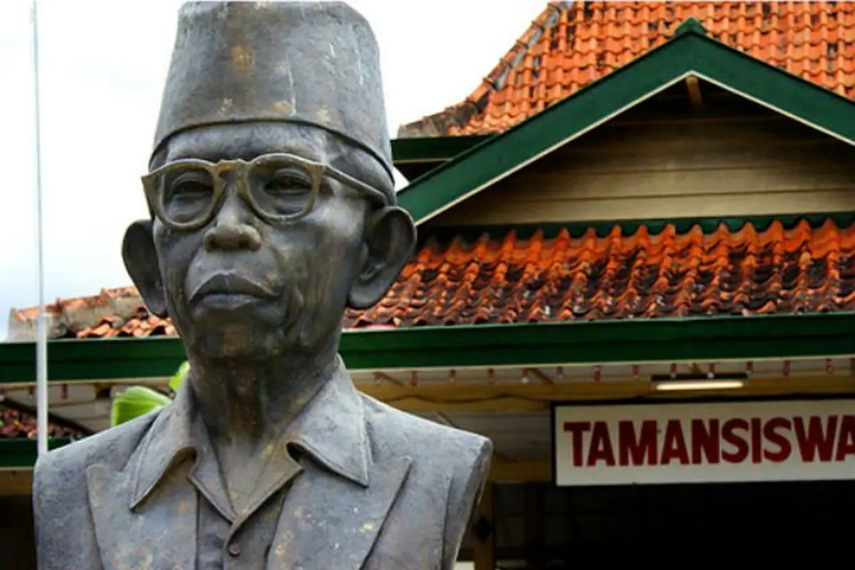 Kutipan Ki Hadjar Dewantara Mengenai Dunia Pendidikan Indonesia