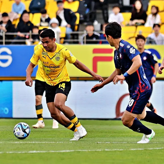 Asnawi Mangkualam bersama Jeonnam Dragons.