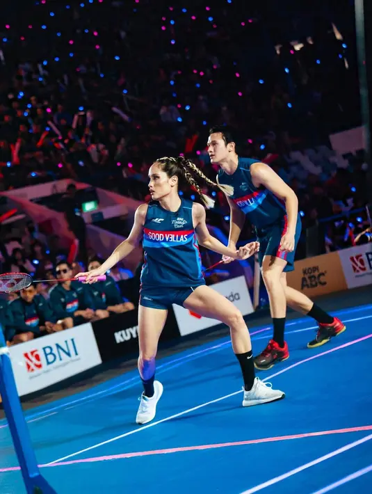 Keduanya tampak memamerkan kekompakannya dalam pertandingan yang digelar di Istora Senayan, Jakarta Minggu (13/8). [Instagram/claurakiehl]