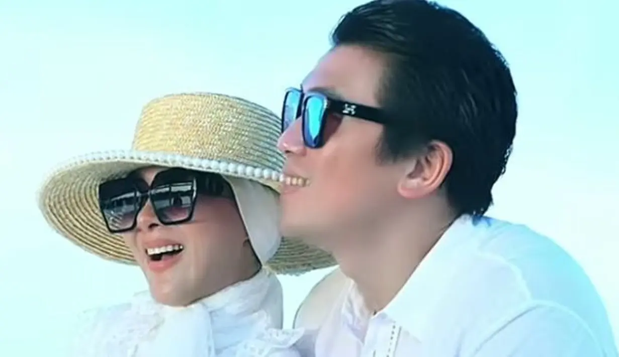<p>Syahrini dan Reino Barack.&nbsp;(Foto: Instagram @princessyahrini)</p>