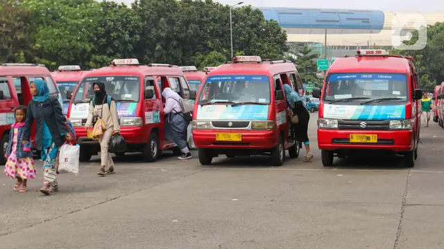 Rencana Pengaturan Tempat Duduk di Dalam Angkot