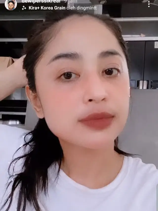 Unggahan Dewi Perssik. (Foto: Instagram @dewiperssikreal)
