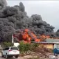 Pabrik korek api gas di Paku Haji, Kabupaten Tangerang, kebakaran, Selasa (2/11/2021). (Liputan6.com/Pramita Tristiawati)