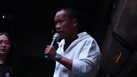 Petinju andalan Indonesia, Daud Yordan, menghadiri University Boxing League yang digelar di Embassy Lounge Jakarta, Senayan, Jumat (20/9/2024) malam WIB. (Bola.com/Abdul Aziz)