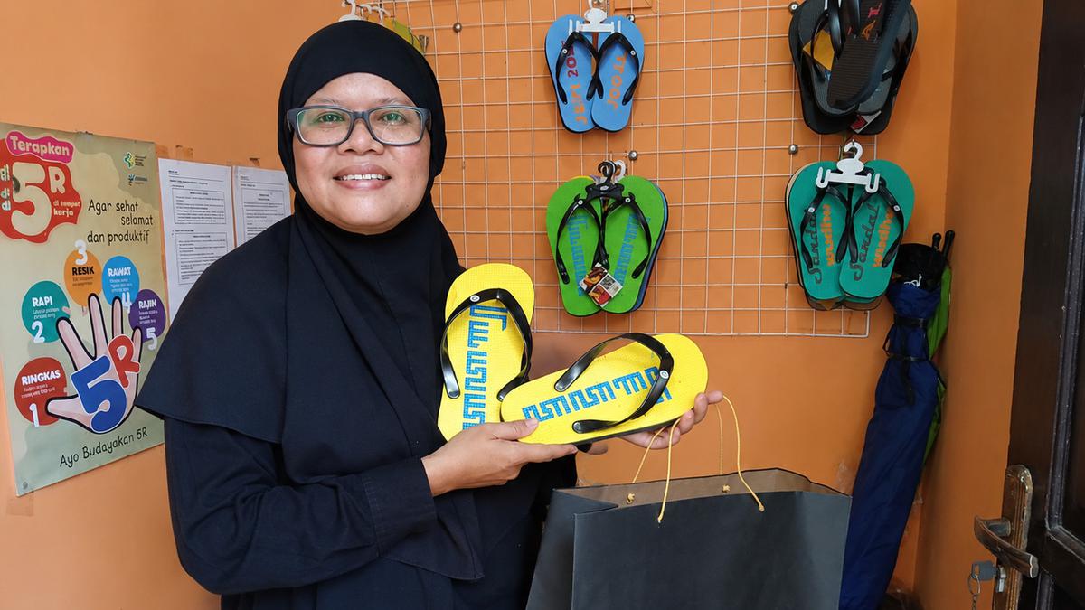 The Power Of Sedekah, Fitri Ariyani Sukses Bisnis Sandal Lewat Filosofi Tatag, Teteg, Tutug