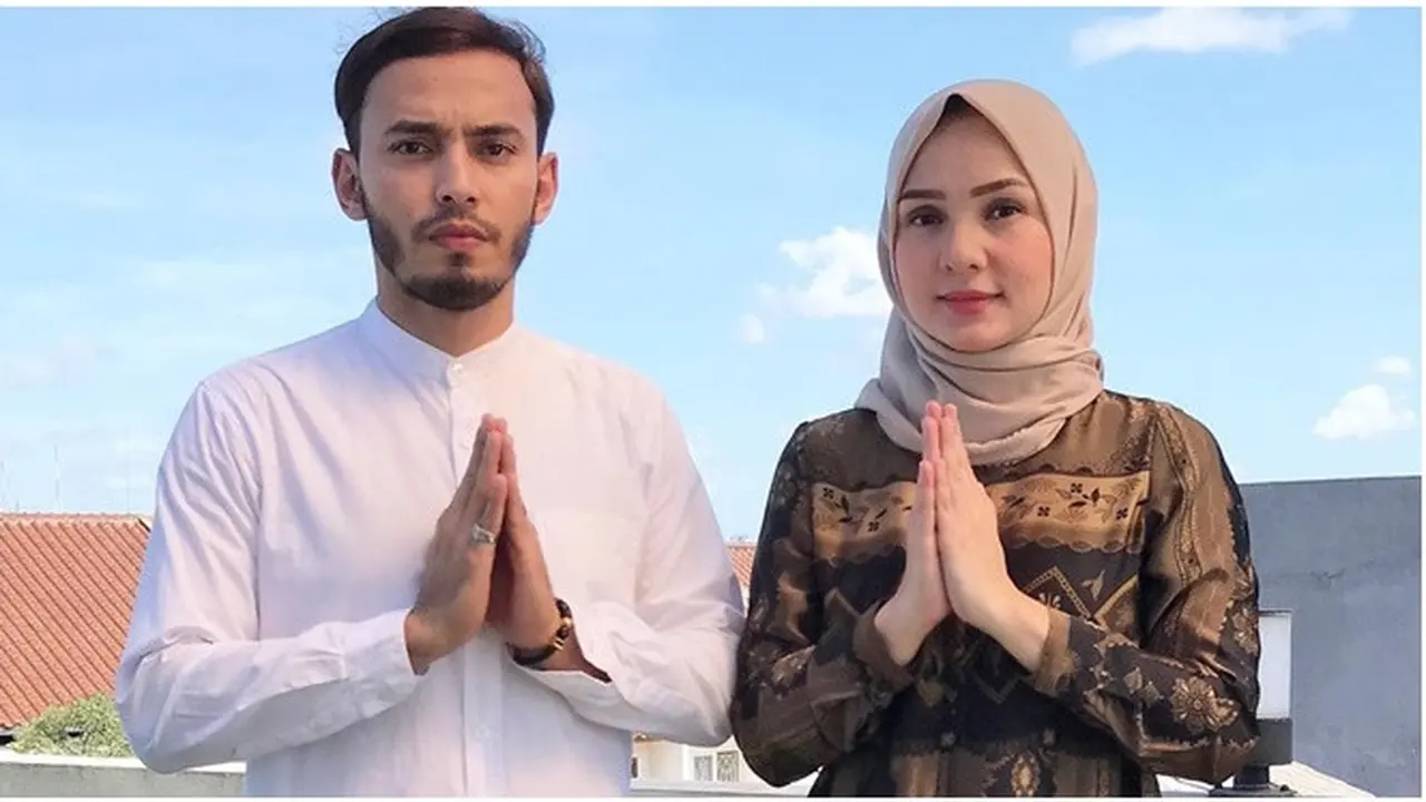 Berperan Jadi Suami Antagonis, Ini 6 Potret Kebersamaan Rifky Alhabsyi dan IstriBerperan Jadi Suami Antagonis, Ini 6 Potret Kebersamaan Rifky Alhabsyi dan Istri