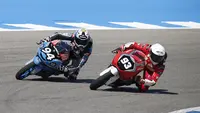 Fadillah Arbi Aditama (kanan) mentas pada putaran ketiga ajang balap FIM JuniorGP 2023 di Sirkuit Jerez, Spanyol. (Dokumentasi Astra Honda)