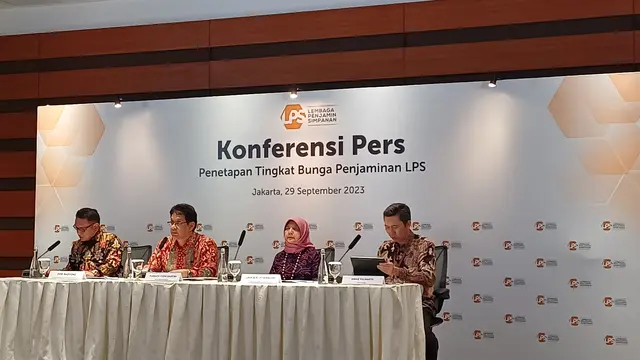 Ketua Dewan Komisioner Lembaga Penjamin Simpanan (LPS)  Purbaya Yudhi dalam konferensi pers yang berlangsung di  Jakarta, Jumat (29/9/2023). (Maul/Liputan6.com)