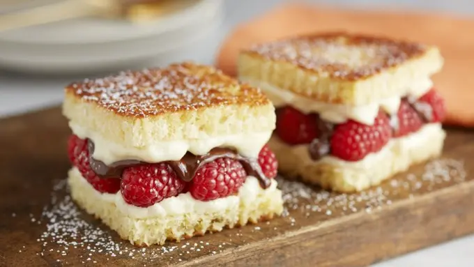 [Bintang] 10 Hidangan Penutup yang Jadi Lebih Lezat Jika Ditambah Keju