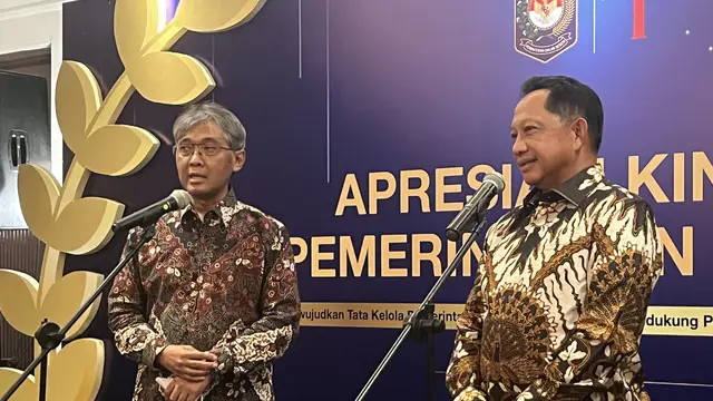 Menteri Dalam Negeri (Mendagri) Tito Karnavian memberikan apresiasi kepada pemerintah daerah (Pemda) yang dinilai berprestasi sepanjang 2025.