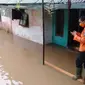 Kota Bogor dilanda banjir, longsor, dan pohon tumbang pada Selasa sore, 19 Oktober 2021. (Liputan6.com/Achmad Sudarno)