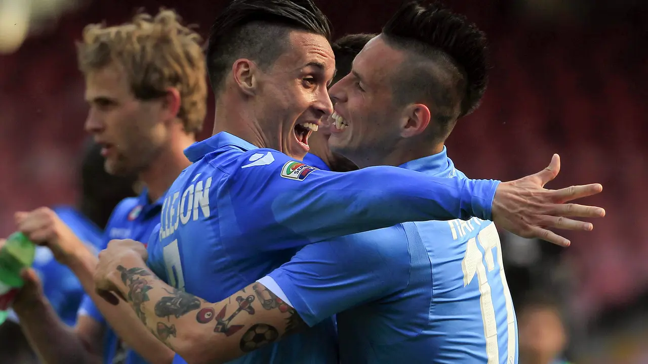 Napoli Pesta Gol ke Gawang Fiorentina