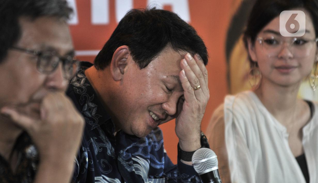 Basuki Tjahaja Purnama atau Ahok saat menghadiri peluncuran buku 'Panggil Saya BTP: Perjalanan Psikologi Ahok Selama di Mako Brimob' di Gedung Tempo, Palmerah, Jakarta, Senin (17/2/2020). Buku tersebut mengisahkan pengalaman Ahok saat berada dalam tahanan. (merdeka.com/Iqbal Nugroho)