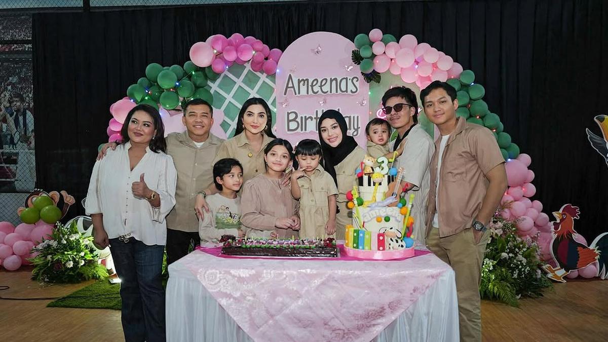6 Potret Keluarga Atta Halilintar dan Aurel Hermansyah di Ulang Tahun Ameena ke-3, Kompak Bergaya Safari