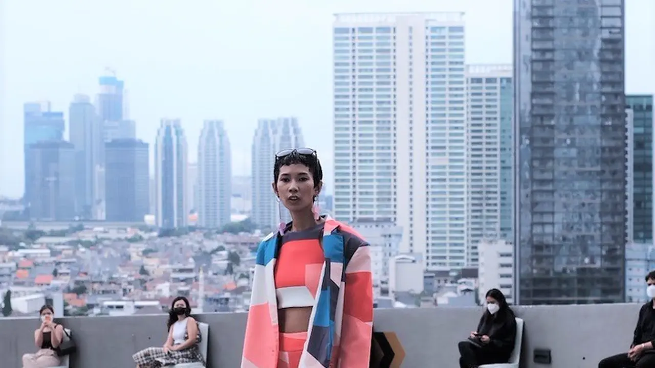Prediksi Tren Fashion 2022, Gaya Sporty dan Versatile