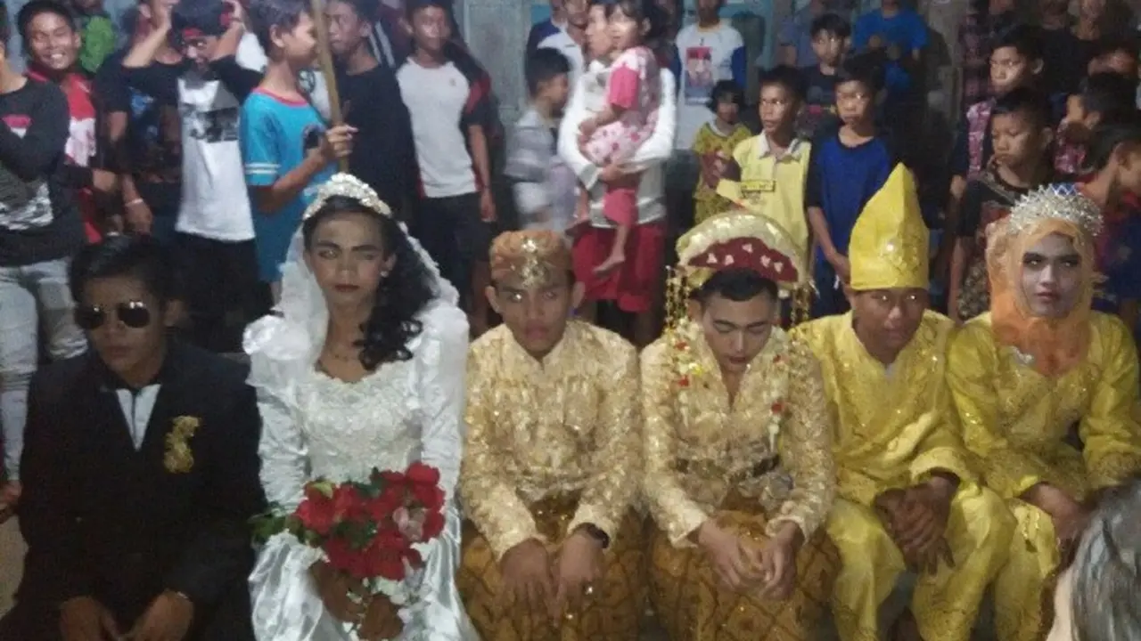 Suka Duka Pengantin Sahur, Wajib Begadang hingga Jadi Tontonan