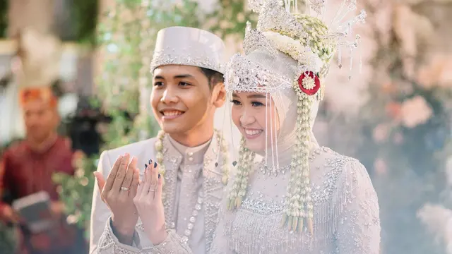 Potret pernikahan Bintang Emon dan Alca. (Foto: Imagenic)
