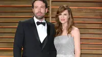 Ben Affleck dan Jennifer Garner dikabarkan rujuk. Namun Jennifer Garner malas meberikan komentar mengenai isu itu [intouchweekly]