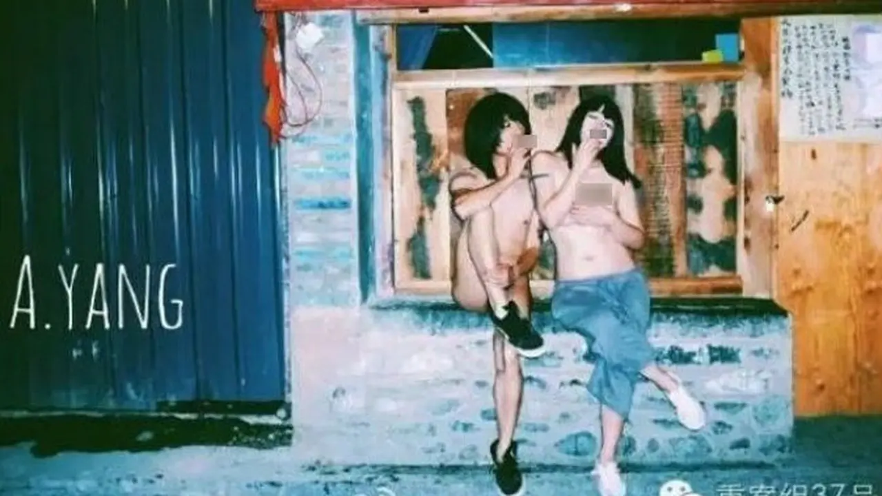 Berfoto Bugil di Pinggir Jalan, Pasangan Ini Ditangkap Polisi