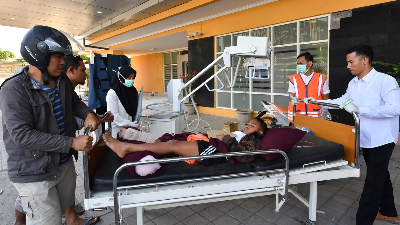 Korban Gempa Lombok Dirawat di Luar Gedung Rumah Sakit