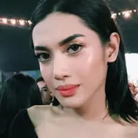 Millen Cyrus kembali jadi perbincangan warga net akibat ulahnya di festival musik DWP