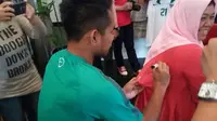 Andik Vermansah Tandatangani 7 Jersey Jelang Lawan Vietnam