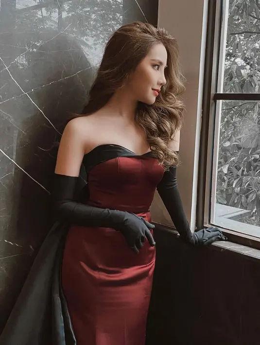 <p>Selain menjadi aktris, Agatha Chelsea juga menjadi model karena tinggi badannya 162 CM dan parasnya yang menawan. (Foto: instagram.com/@agatha_chelsea)</p>