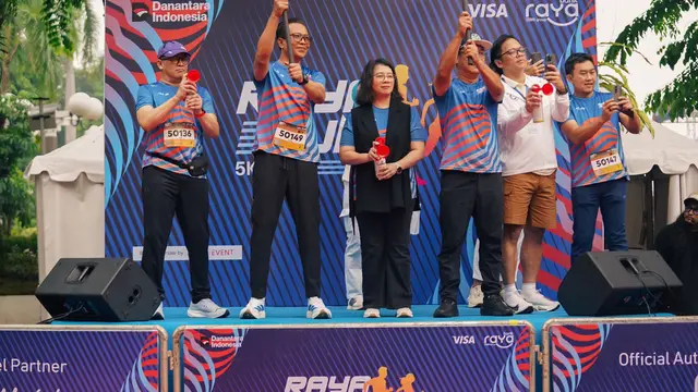 Ribuan Pelari Antusias Ramaikan Raya Run Surabaya, Bank Raya Luncurkan Kartu Virtual Debit Visa 