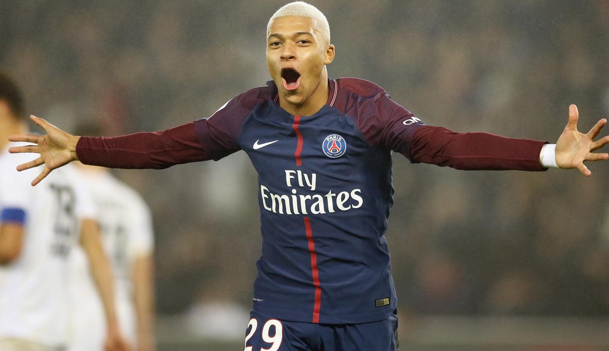 Ekspresi Kylian Mbappe usai membobol gawang Caen pada lanjutan Ligue 1 Prancis di Parc des Princes stadium, Paris, (20/12/2017). PSG menang 3-1.  (AP/Francois Mori)