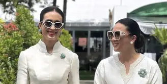 Gaya Artis dan Ibu Pejabat Kenakan Atasan Siluet Kebaya saat Lebaran. [@widi.wardhana]