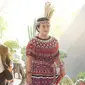 Ketua DPR RI, Puan Maharani kenakan baju dari Dayak, Kalimantan. Dengan motif Ruit Besai dengan pengerjaan 3,5 bulan. [@puanmaharaniri]