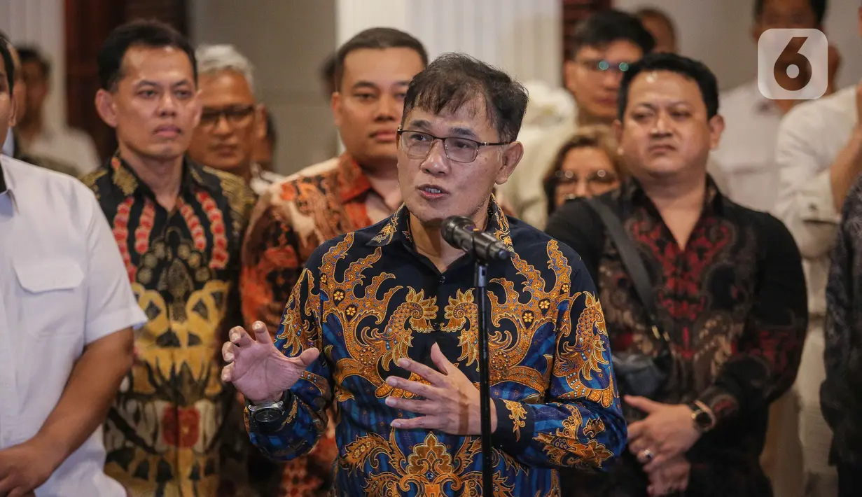Dalam pertemuan itu, Budiman juga menyatakan bahwa ia datang tidak mewakili PDI-P, tetapi sebagai individu yang ingin berdiskusi dengan Prabowo. (Liputan6.com/Faizal Fanani)