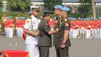 Panglima TNI Jenderal TNI Dr. Moeldoko menyematkan tanda jabatan kepada Mayjen TNI Andika Perkasa, Markas Komando Paspampres, Jakpus, Rabu (22/10/2014) (Dok.Puspen TNI)