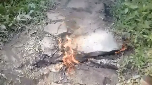 Retakan tanah longsor di Banjarnegara mengeluarkan api di Mojotengah, Banjarmangu, Banjarnegara. (Foto: Liputan6.com/Istimewa/Muhamad Ridlo)