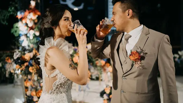 6 Potret Respsi Pernikahan Joshua Suherman dan Clairine Clay, Berkonsep Outdoor