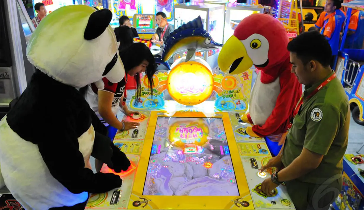 Acara ini melibatkan seratus peserta pameran dari seluruh dunia yang datang mempromosikan alat-alat permainan baru, Jakarta, (11/10). (Liputan6.com/Andrian M Tunay)